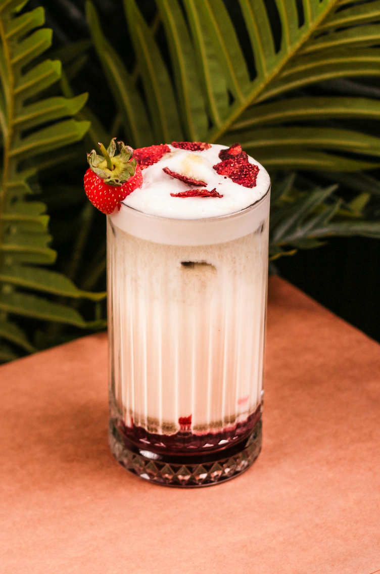["Iced Strawberry Latte"]